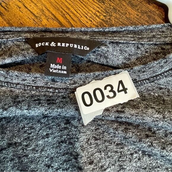 ROCK & REPUBLIC MEDIUM TIE FRONT BLOUSE BLACK/DARK GRAY - Picture 2 of 7